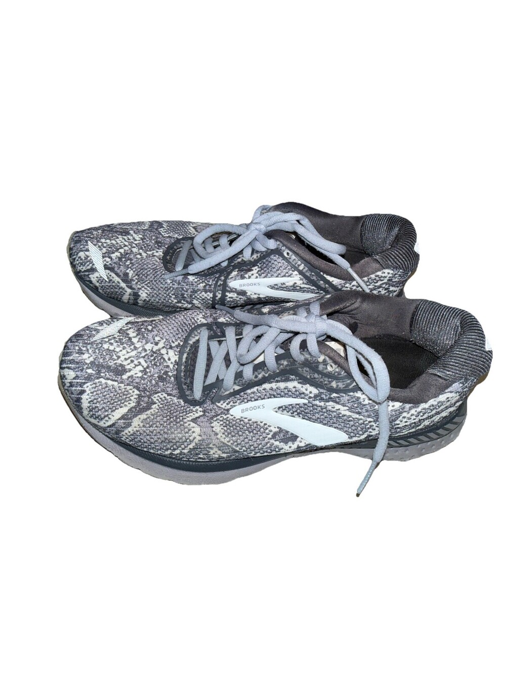 Brooks Adrenaline 20 Size 7 snakeskin gray Women’s shoes Running